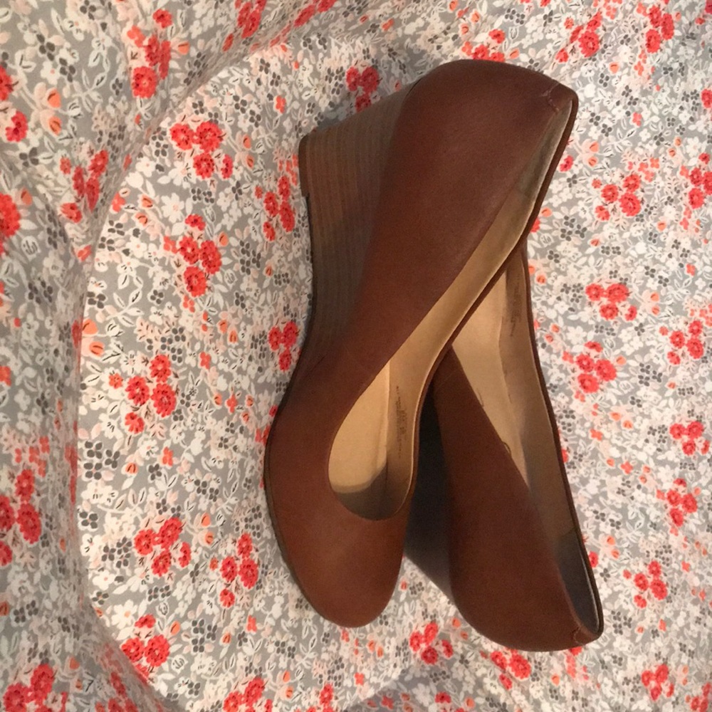 Jessica Simpson Brown Wedges